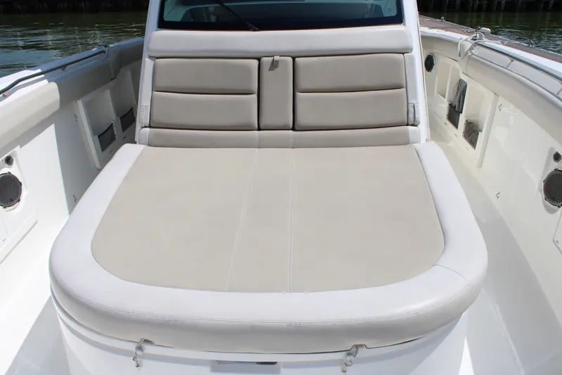 Slide: The Image of Boston Whaler 380 OUTRAGE 2018 - 37