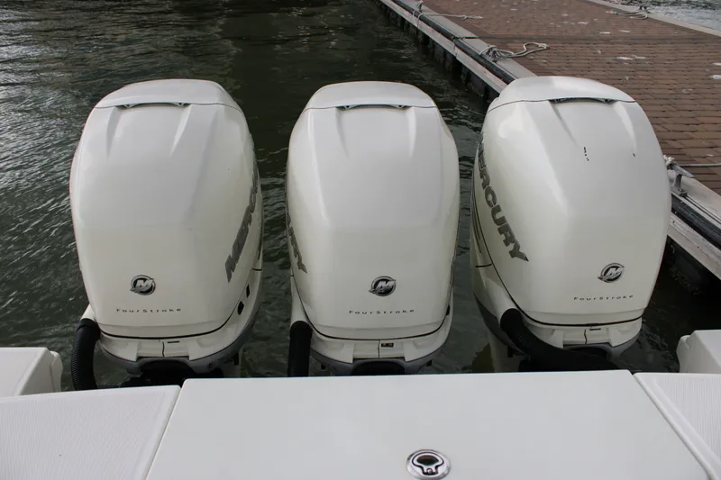 Slide: The Image of Boston Whaler 380 OUTRAGE 2018 - 40