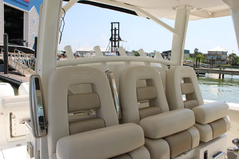 Slide: The Image of Boston Whaler 380 OUTRAGE 2018 - 33