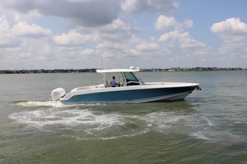 Slide: The Image of Boston Whaler 380 OUTRAGE 2018 - 16