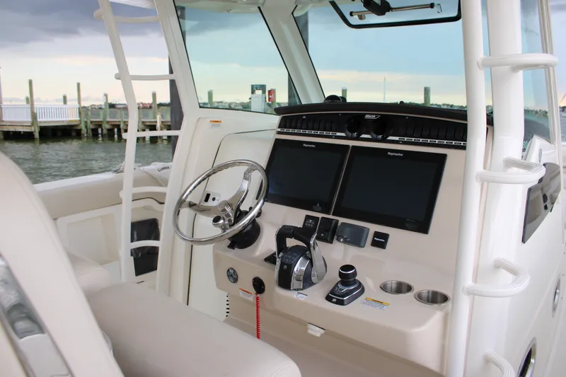 Slide: The Image of Boston Whaler 380 OUTRAGE 2018 - 44