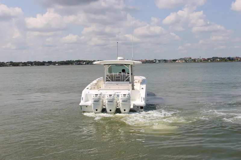 Slide: The Image of Boston Whaler 380 OUTRAGE 2018 - 8