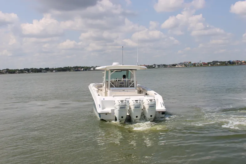 Slide: The Image of Boston Whaler 380 OUTRAGE 2018 - 7