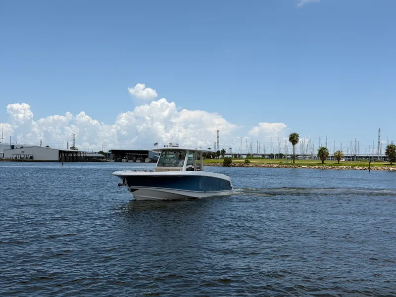 Slide: The Image of Boston Whaler 380 OUTRAGE 2018 - 2