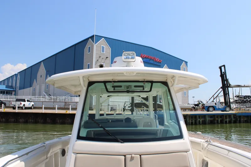 Slide: The Image of Boston Whaler 380 OUTRAGE 2018 - 35
