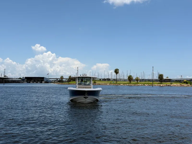Slide: The Image of Boston Whaler 380 OUTRAGE 2018 - 3