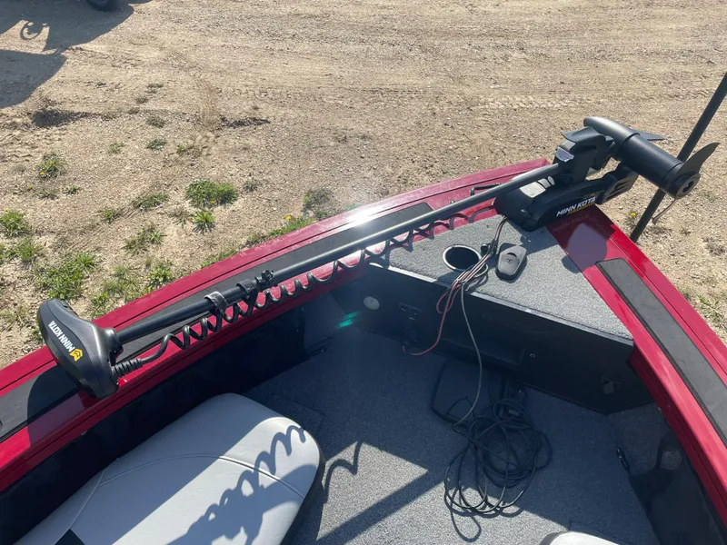 Slide: The Image of 2019 Tracker Targa 19 Combo boat with Minn Kota trolling motor. - 11