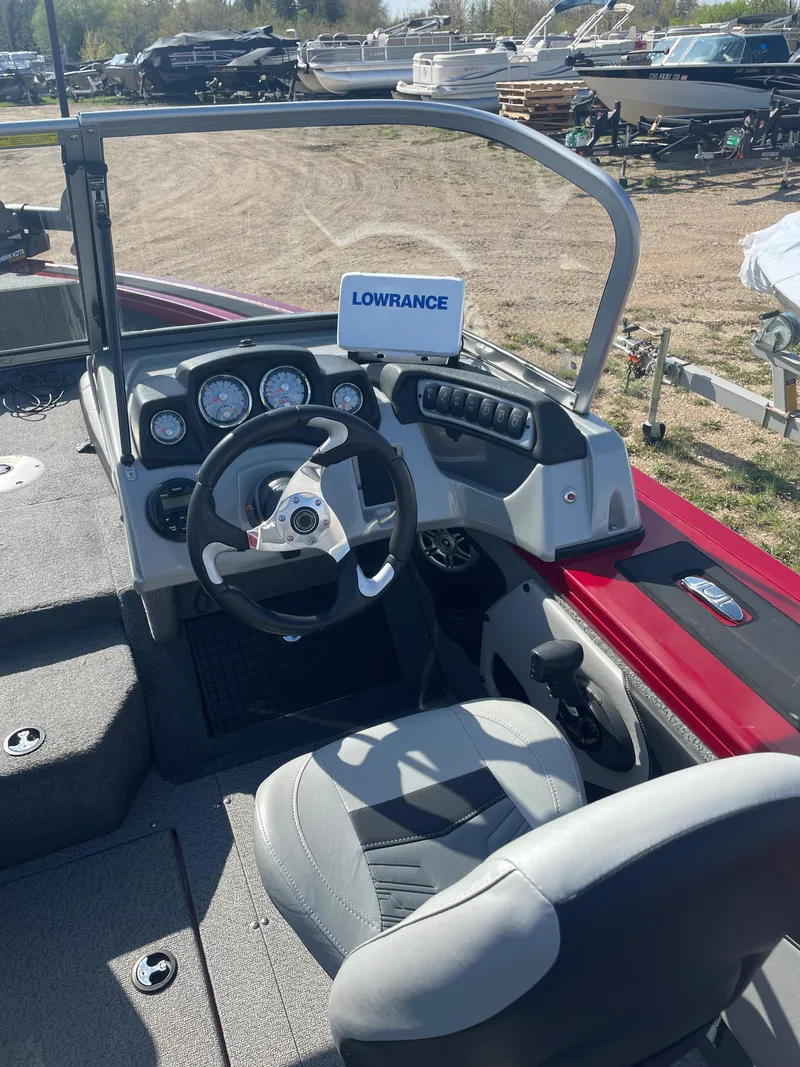 Slide: The Image of 2019 Tracker Targa 19 Combo boat dashboard with Lowrance electronics. - 7