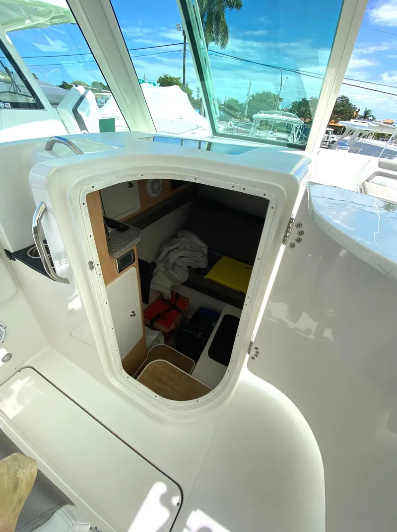 Slide: The Image of World Cat 320 DC 2019 - 10