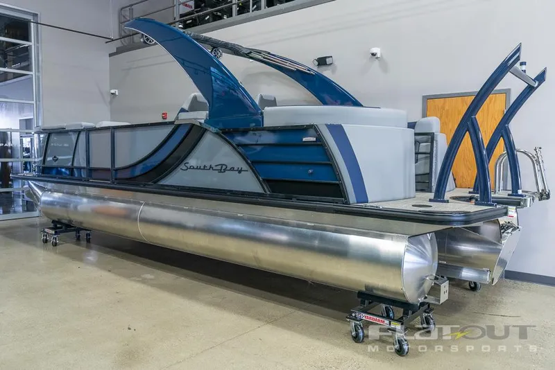 Slide: The Image of 2022 South Bay 525 RS 3.0 Arch 250HP pontoon boat in showroom. - 4