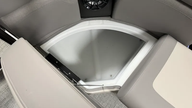 Slide: The Image of Premier 230SUNSATION 2027 - 13