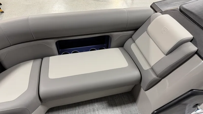 Slide: The Image of Premier 230SUNSATION 2027 - 14
