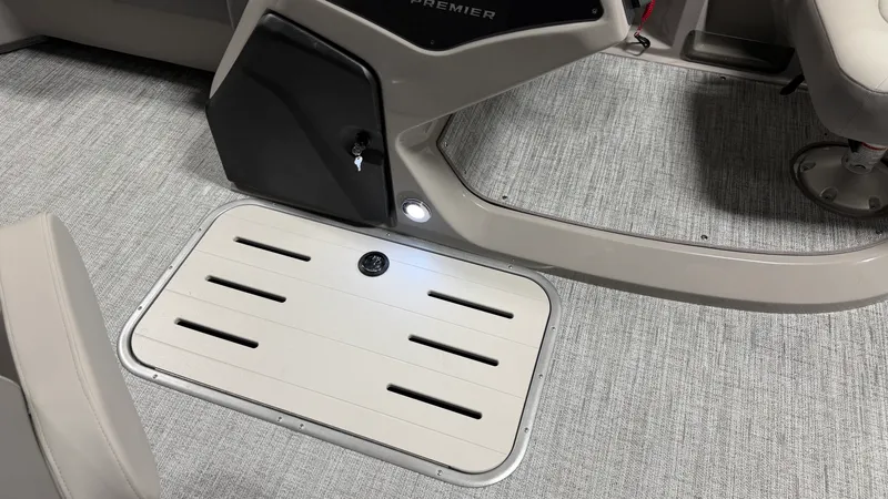 Slide: The Image of Premier 230SUNSATION 2027 - 26