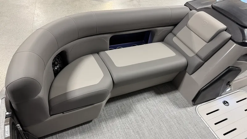 Slide: The Image of Premier 230SUNSATION 2027 - 10