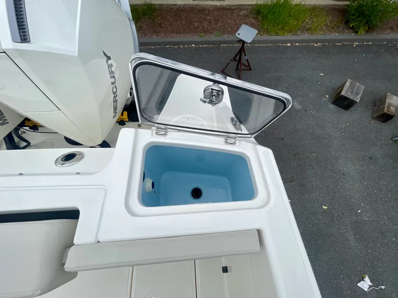Slide: The Image of Boston Whaler 280 Vantage 2027 - 6