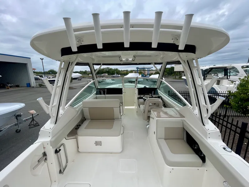 Slide: The Image of Boston Whaler 280 Vantage 2027 - 3