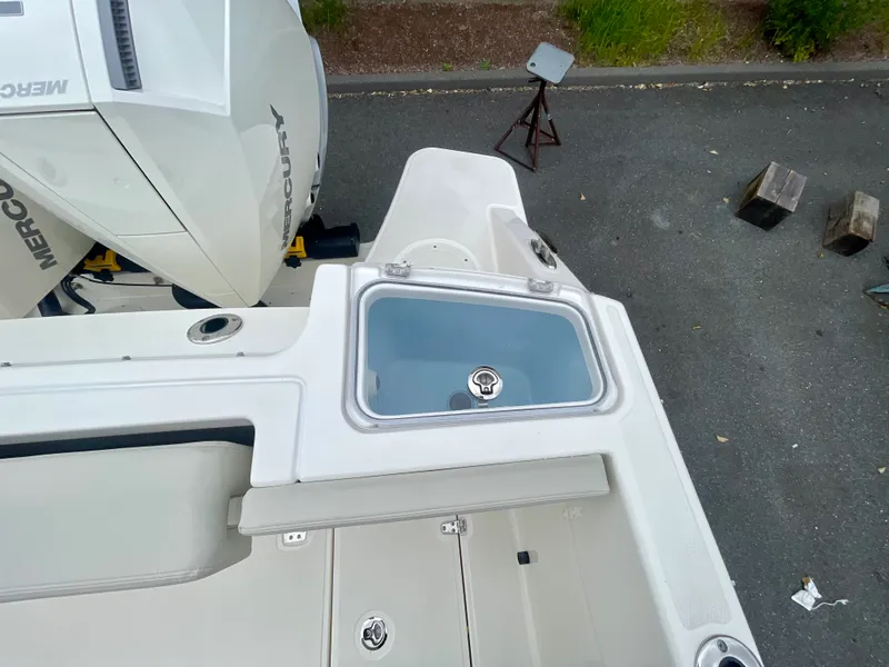 Slide: The Image of Boston Whaler 280 Vantage 2027 - 5