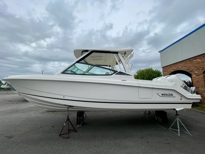 The Image of Boston Whaler 280 Vantage 2027 - 0