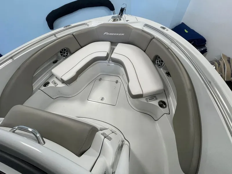 Slide: The Image of Finseeker 230 CC 2024 - 7