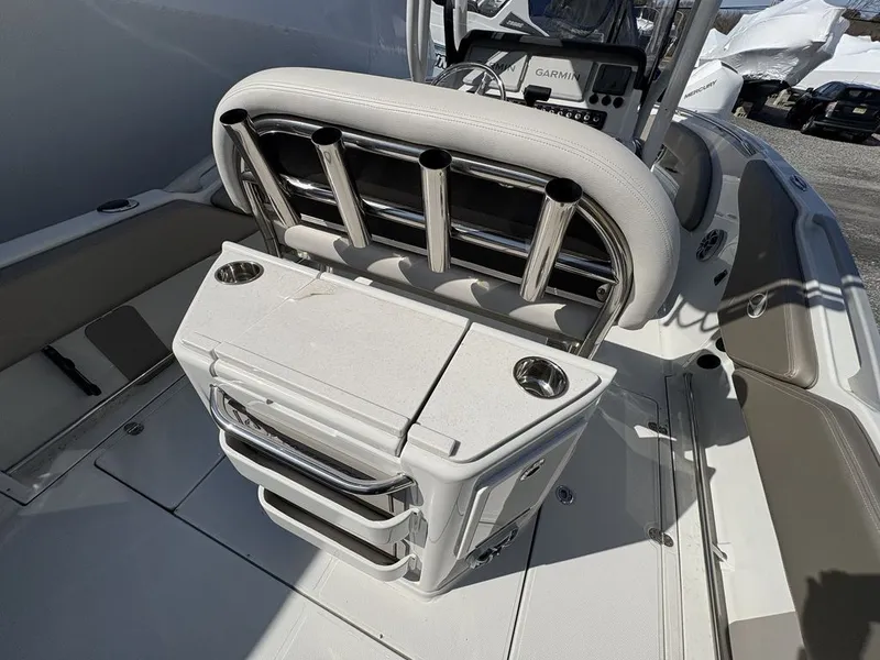 Slide: The Image of Finseeker 220 CC 2024 - 5