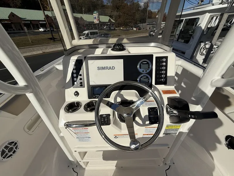 Slide: The Image of Robalo R222 Center Console 2025 - 8