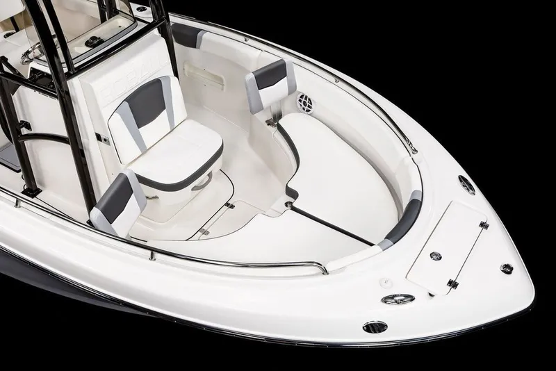 Slide: The Image of Robalo R222 Center Console 2025 - 15