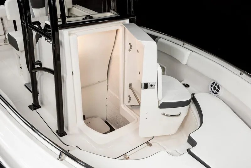 Slide: The Image of Robalo R222 Center Console 2025 - 20