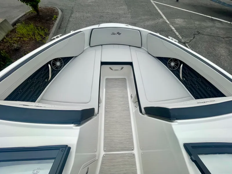 Slide: The Image of Sea Ray SPX 210 Outboard 2027 - 15