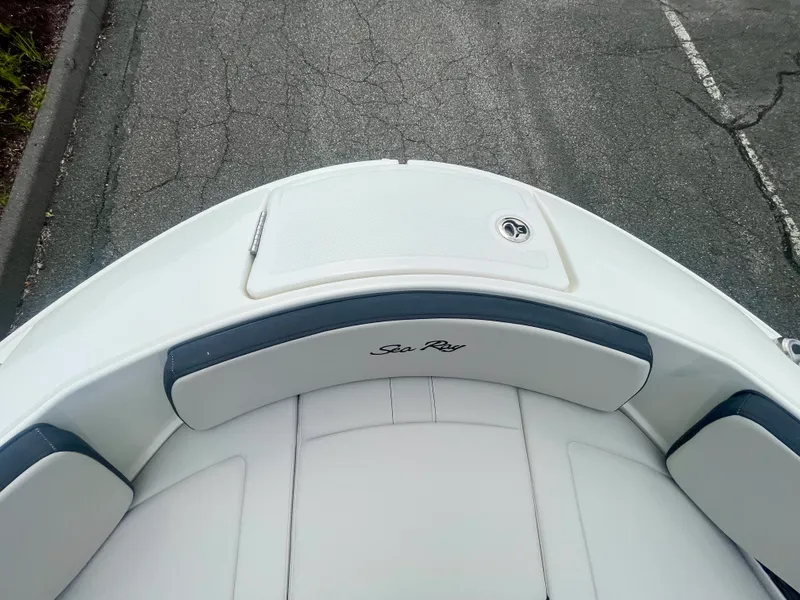 Slide: The Image of Sea Ray SPX 210 Outboard 2027 - 17