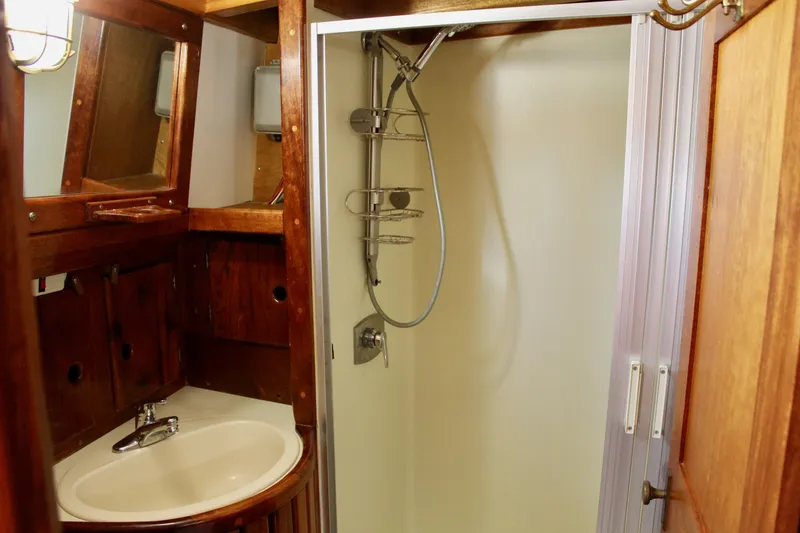 Slide: The Image of Skookum 53 1981 - 101