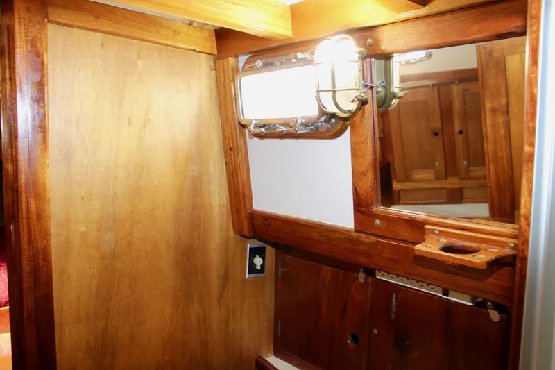 Slide: The Image of Skookum 53 1981 - 103