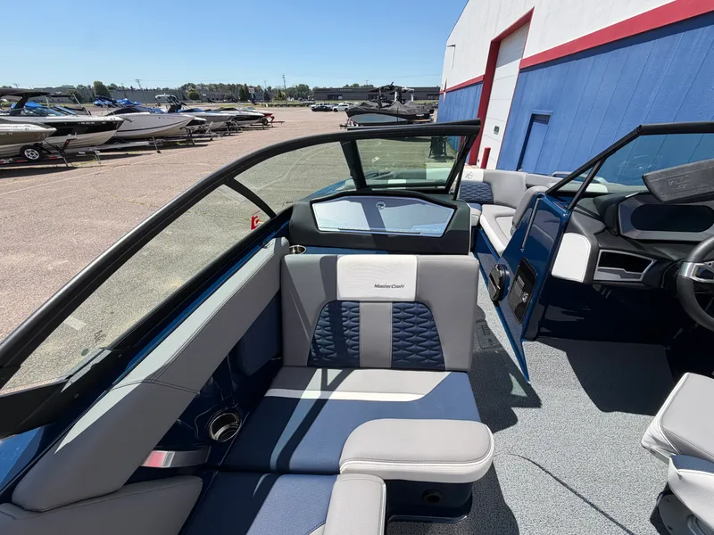 Slide: The Image of Mastercraft X24 2022 - 22