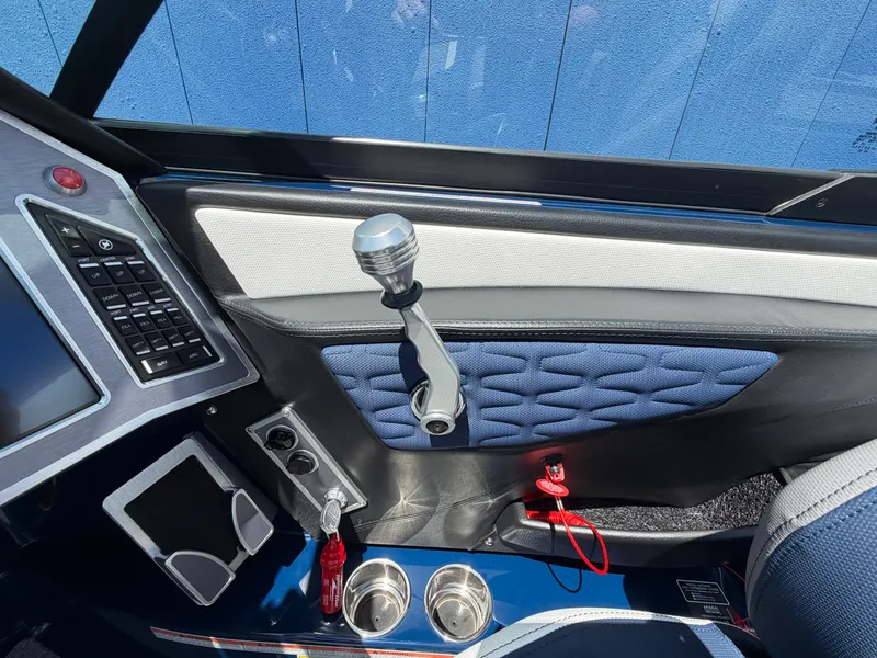 Slide: The Image of Mastercraft X24 2022 - 27