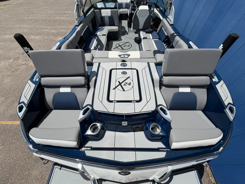 Slide: The Image of Mastercraft X24 2022 - 8