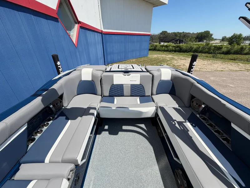 Slide: The Image of Mastercraft X24 2022 - 14