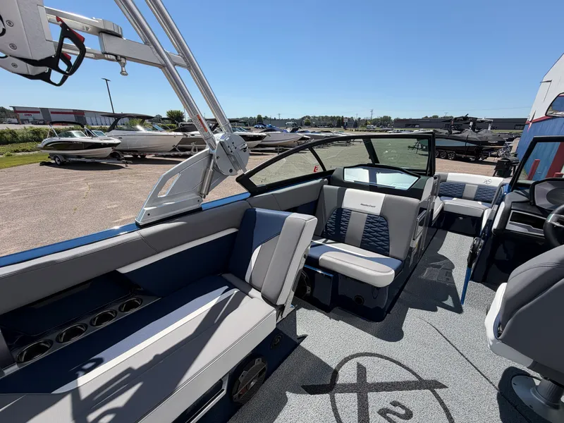 Slide: The Image of Mastercraft X24 2022 - 20