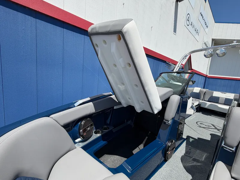 Slide: The Image of Mastercraft X24 2022 - 38