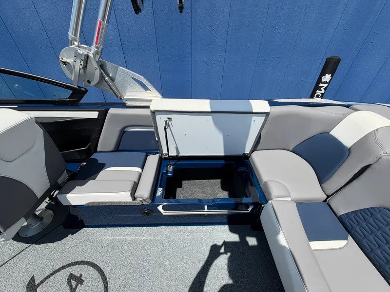 Slide: The Image of Mastercraft X24 2022 - 17