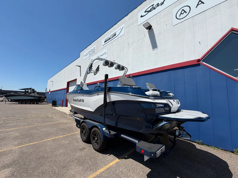 Slide: The Image of Mastercraft X24 2022 - 4