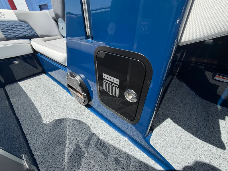 Slide: The Image of Mastercraft X24 2022 - 32