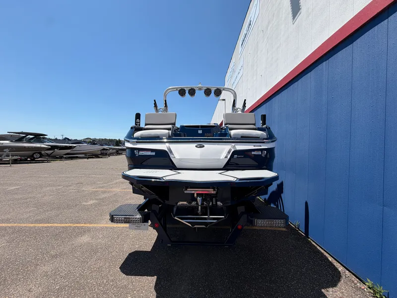Slide: The Image of Mastercraft X24 2022 - 5