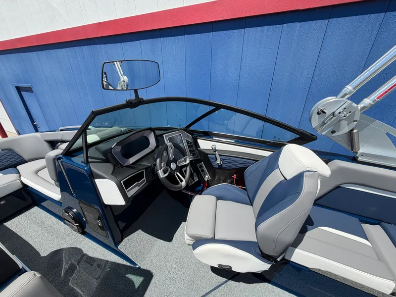 Slide: The Image of Mastercraft X24 2022 - 26