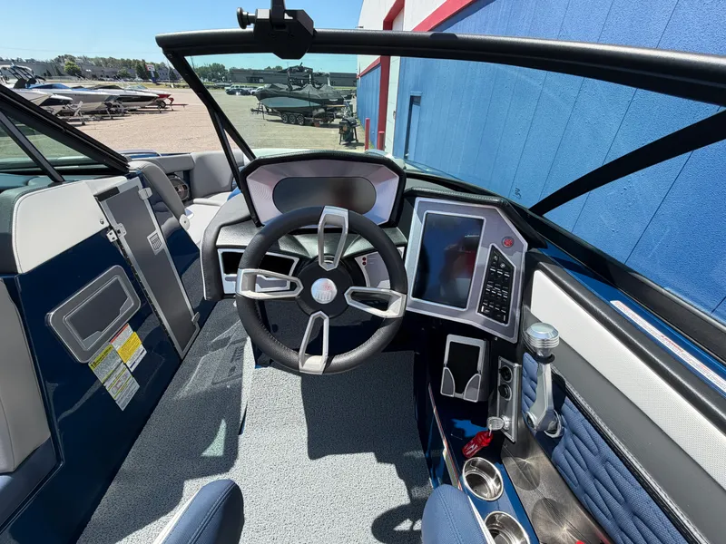 Slide: The Image of Mastercraft X24 2022 - 30