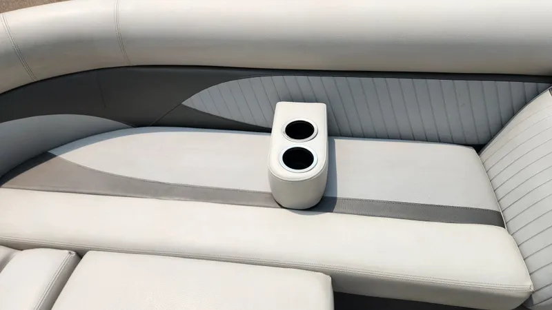 Slide: The Image of Crest II 230 SLC 2018 - 17