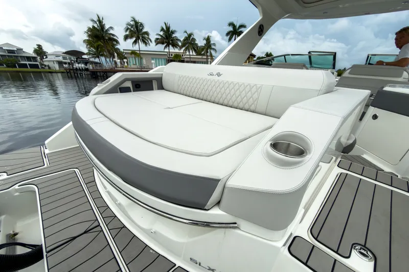 Slide: The Image of Sea Ray SLX 310 Outboard 2027 - 5