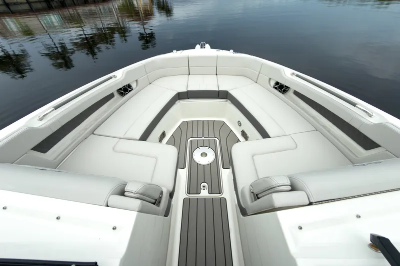 Slide: The Image of Sea Ray SLX 310 Outboard 2027 - 21