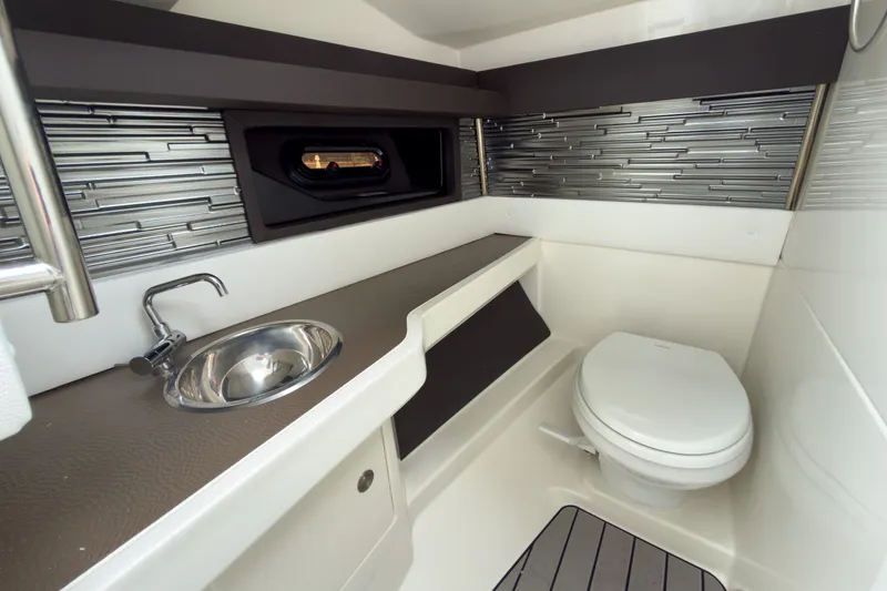Slide: The Image of Sea Ray SLX 310 Outboard 2027 - 19