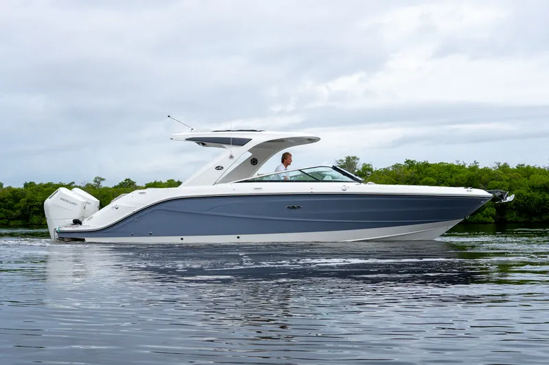 Slide: The Image of Sea Ray SLX 310 Outboard 2027 - 37