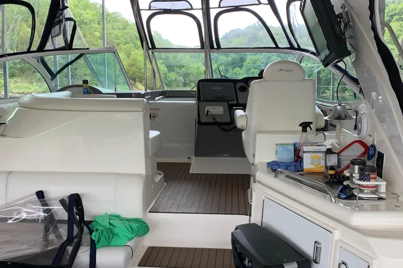 Slide: The Image of Cruisers Yachts 460 Express 2007 - 3