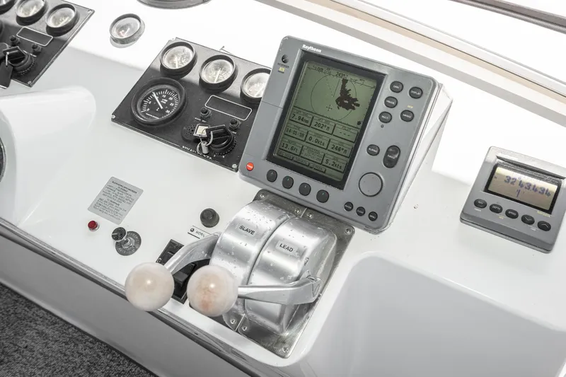 Slide: The Image of Californian 3900 1999 - 23